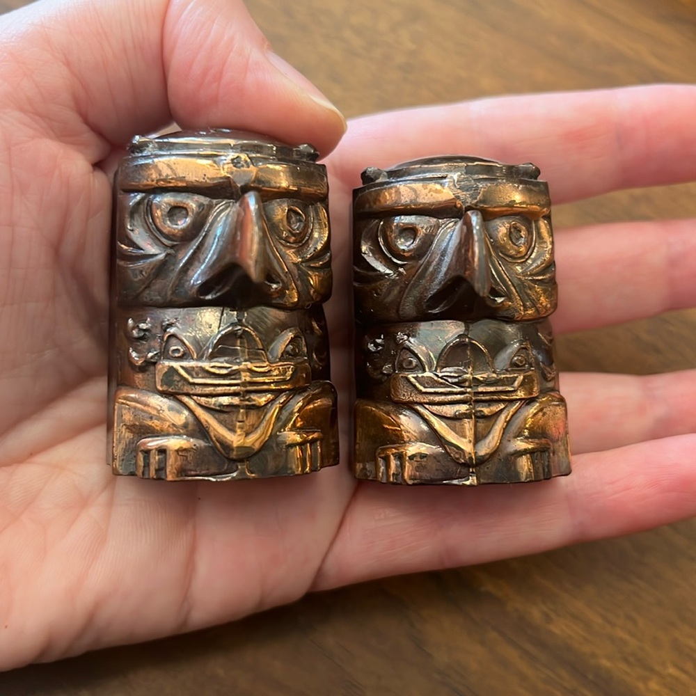 Vintage metal Totem Pole salt and pepper shakers